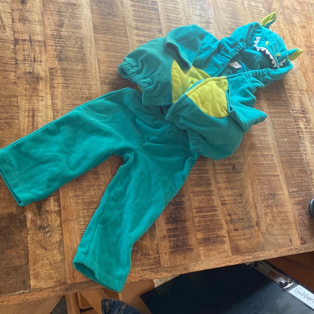 Carters dragon costume size 12 months